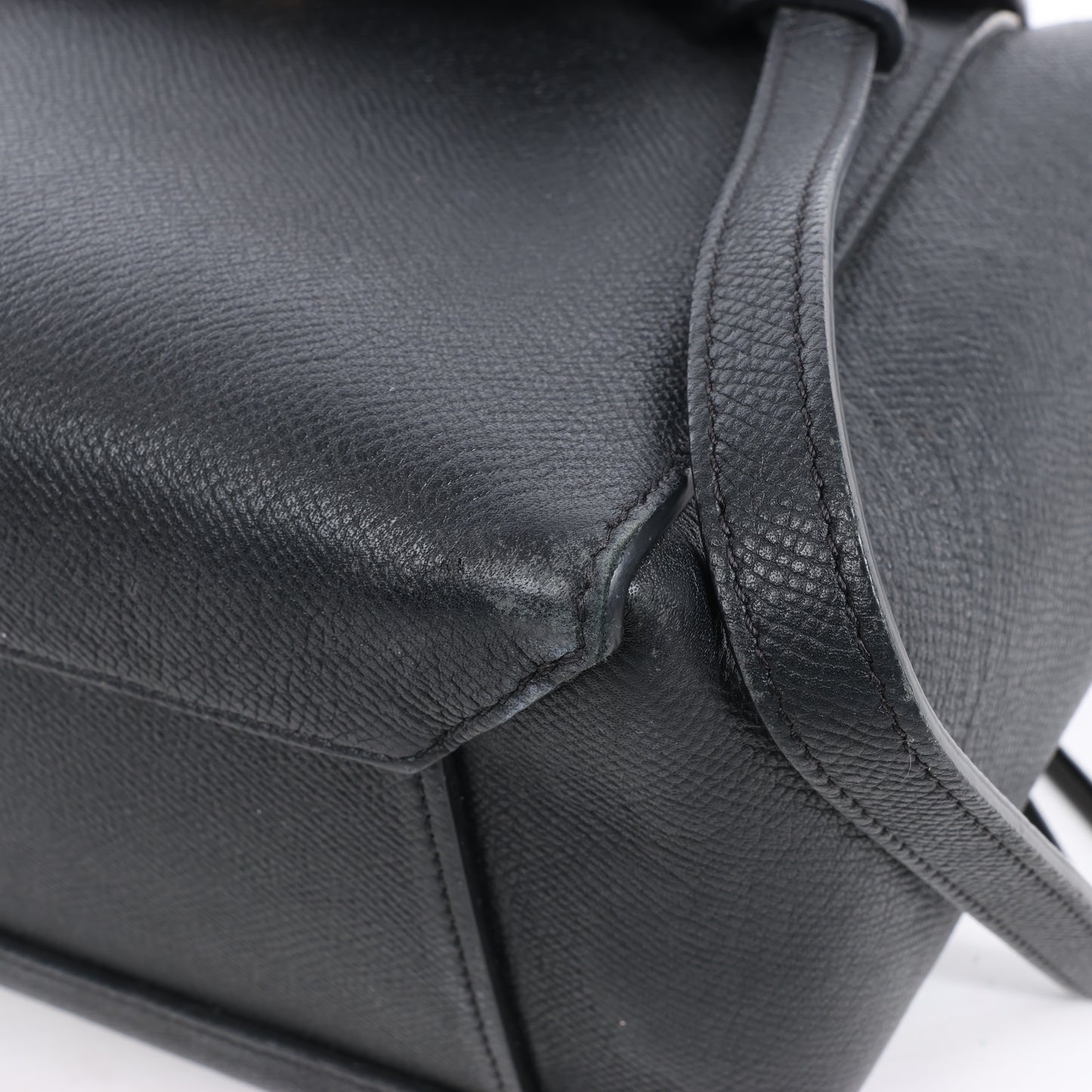 CELINE Gürteltasche aus genarbtem Kalbsleder, Micro 2Way Handtasche in Schwarz