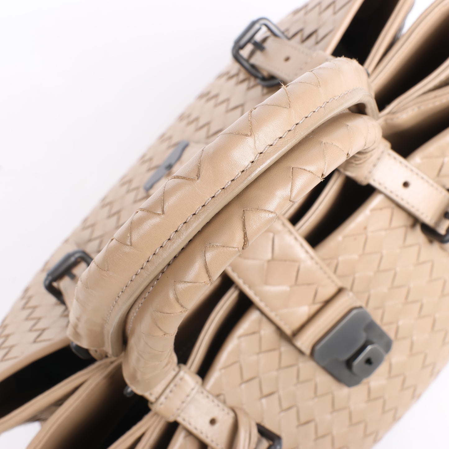 Bottega Veneta Intrecciato Roma Lederhandtasche in Beige