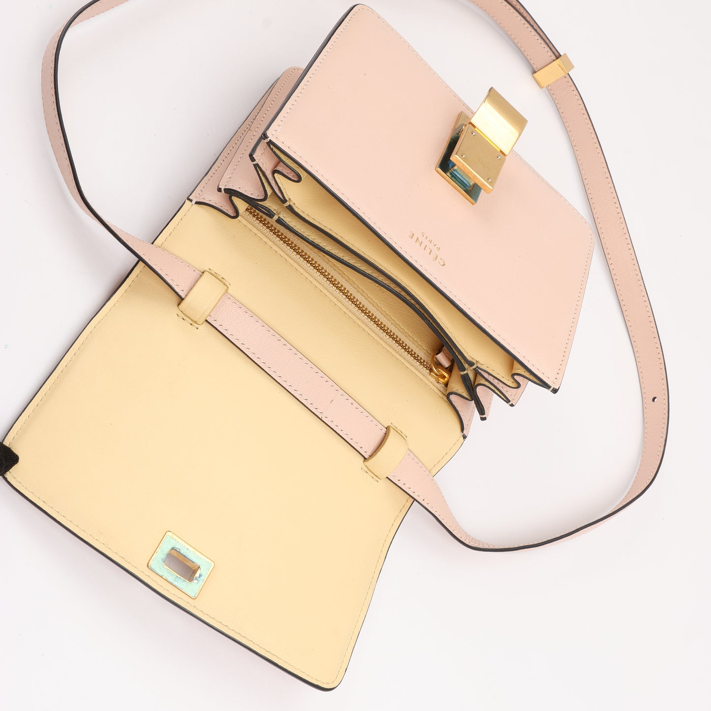 CELINE Classic Box kleine Umhängetasche aus Leder in Puderbeige