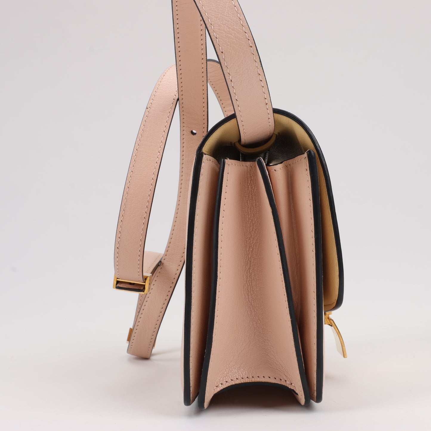 CELINE Classic Box kleine Umhängetasche aus Leder in Puderbeige
