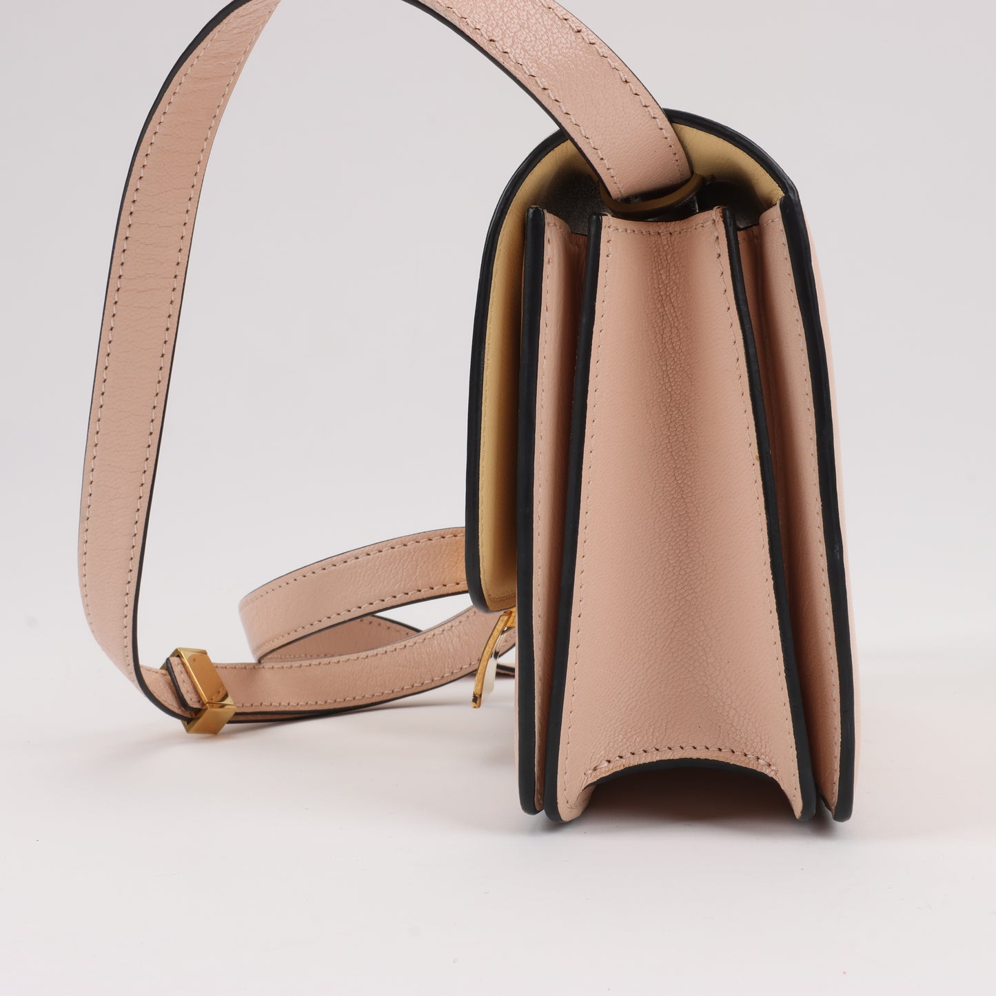 CELINE Classic Box kleine Umhängetasche aus Leder in Puderbeige