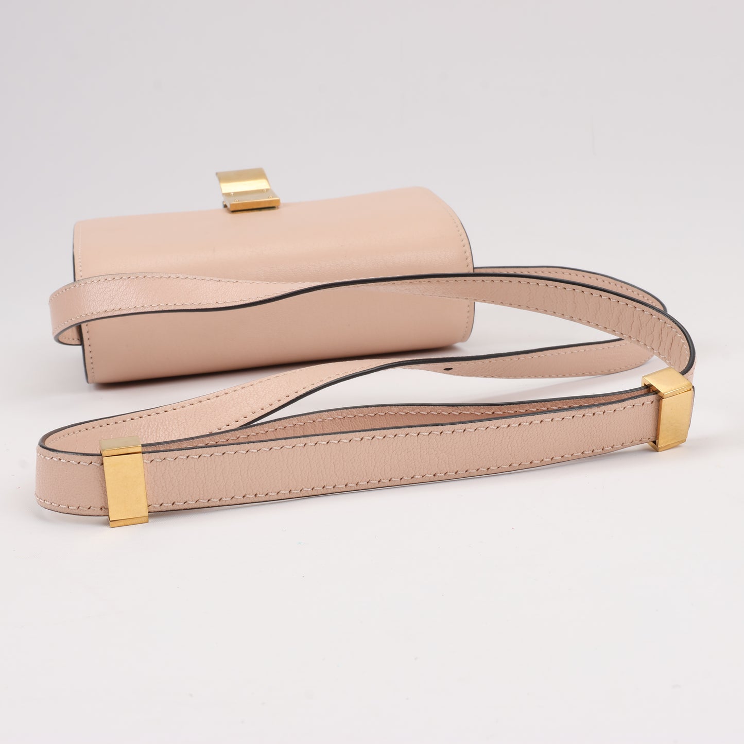 CELINE Classic Box kleine Umhängetasche aus Leder in Puderbeige