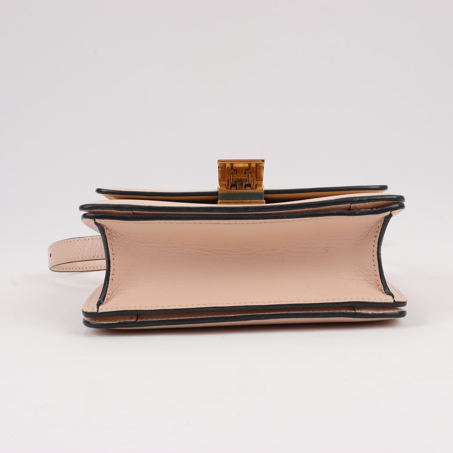 CELINE Classic Box kleine Umhängetasche aus Leder in Puderbeige