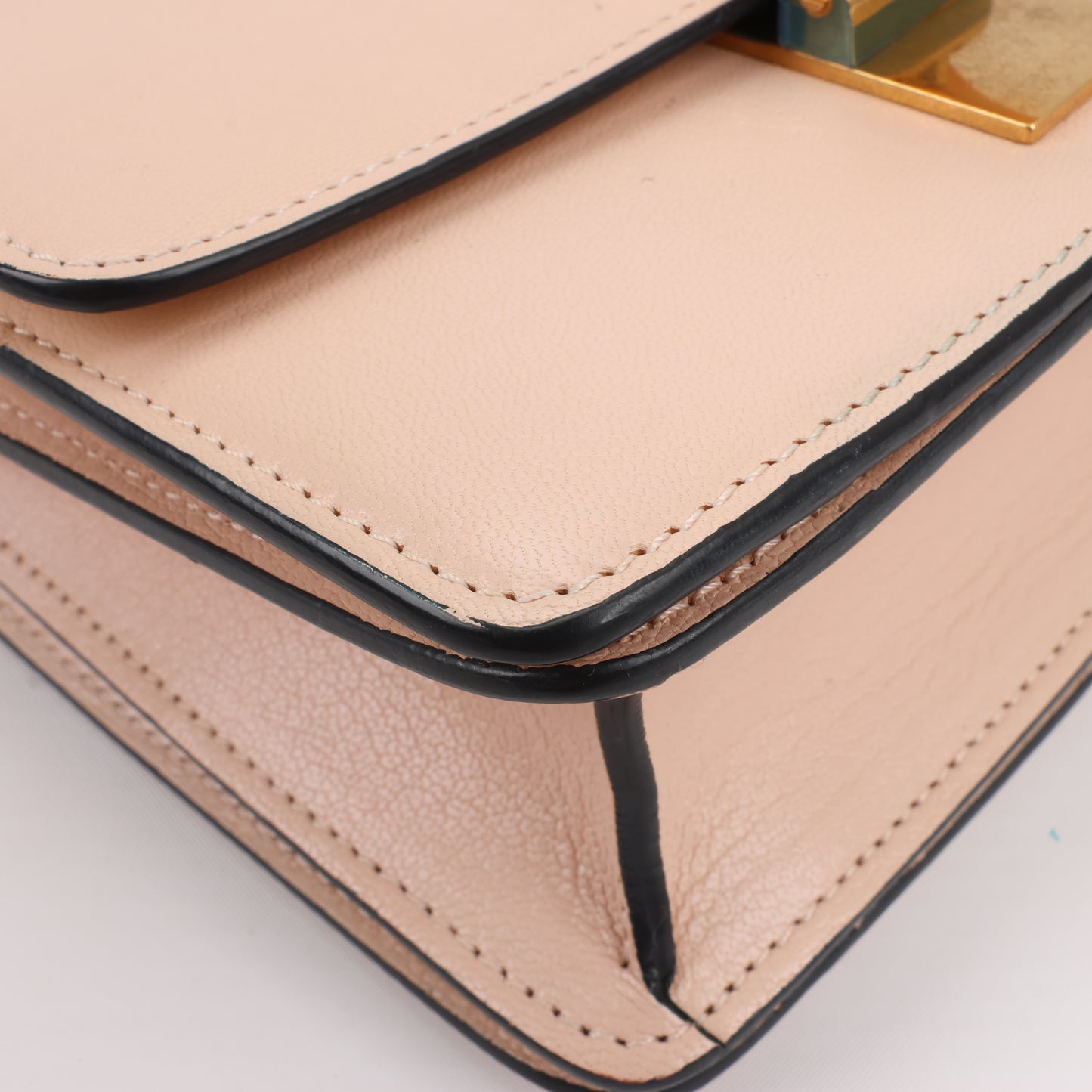 CELINE Classic Box kleine Umhängetasche aus Leder in Puderbeige
