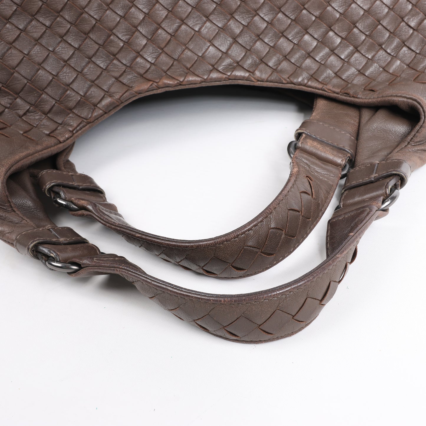 Bottega Veneta Intrecciato Campana Leder Umhängetasche in Braun
