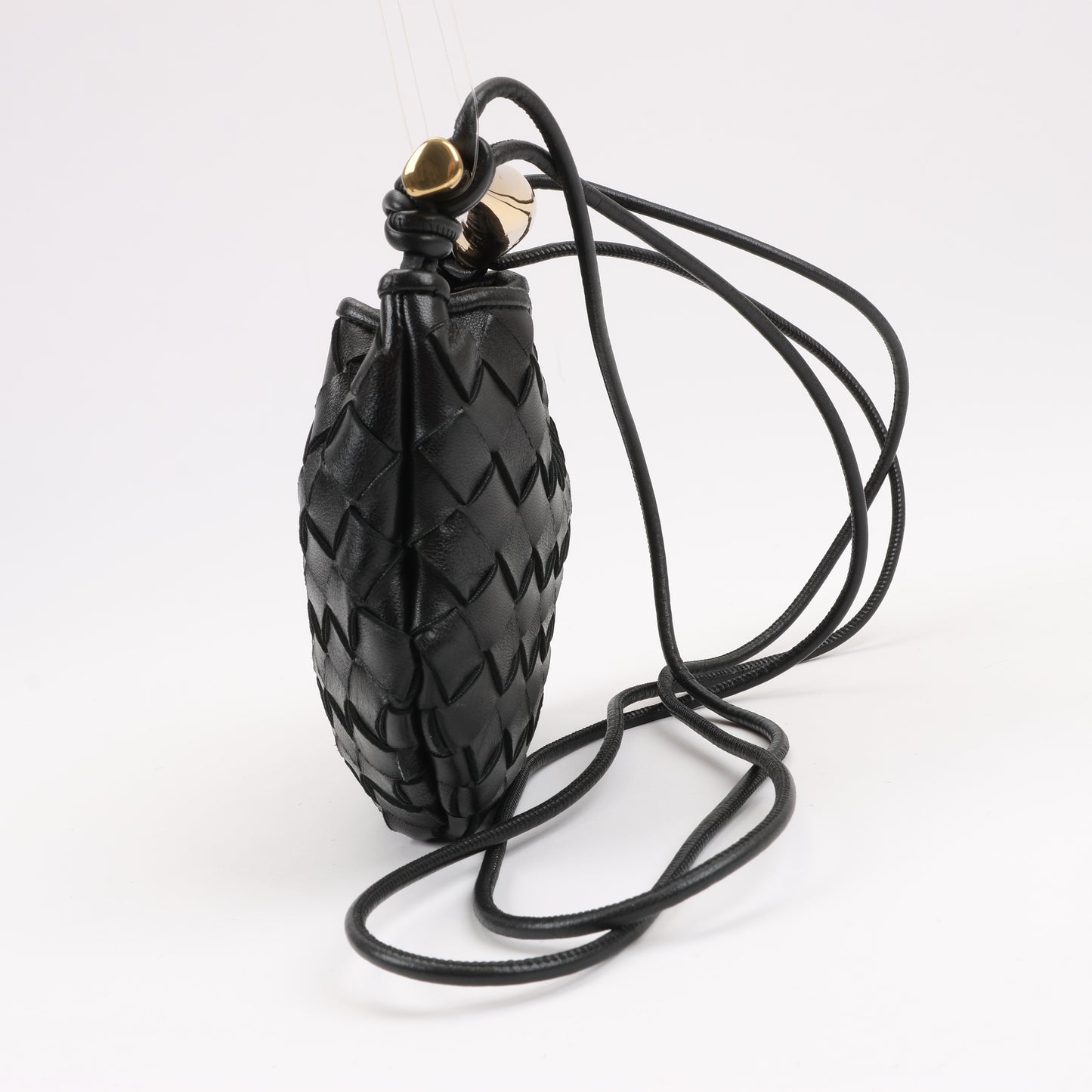 Bottega Veneta Intrecciato Sardines Leder Umhängetasche in Schwarz