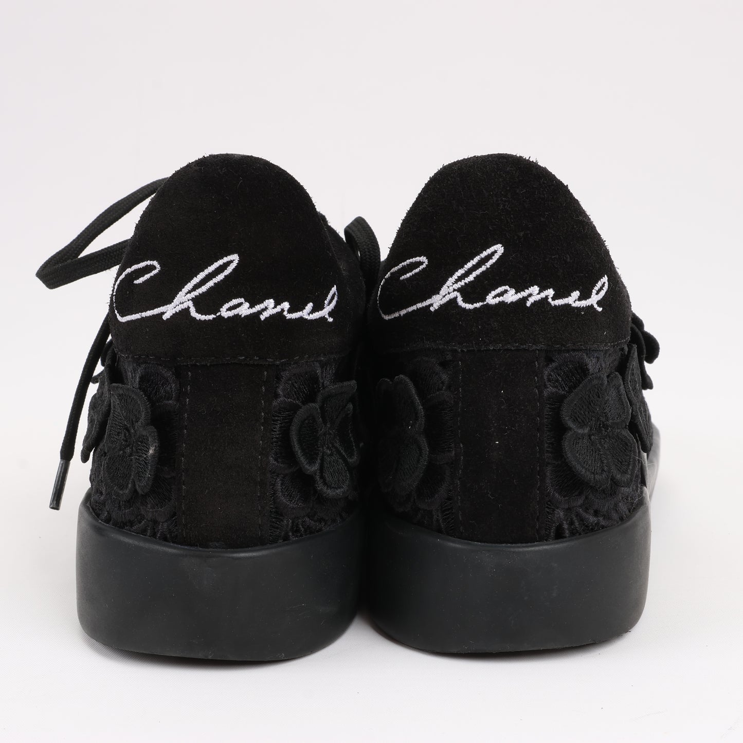 CHANEL Camelia Lace x Wildleder Sneakers in Schwarz G34815, Größe 37