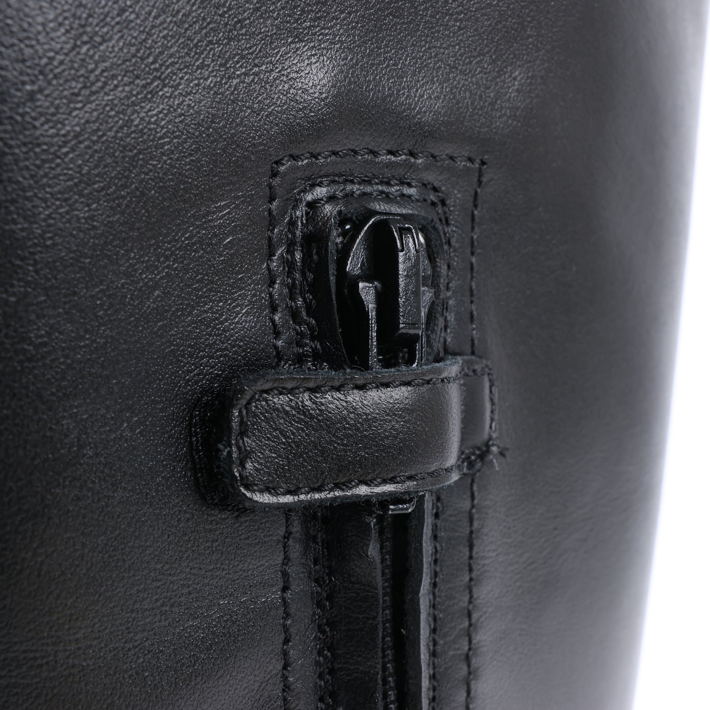 Dolce & Gabbana Lederstiefel Schwarz x Rote Nieten Pailletten Patch in Größe 37 EU