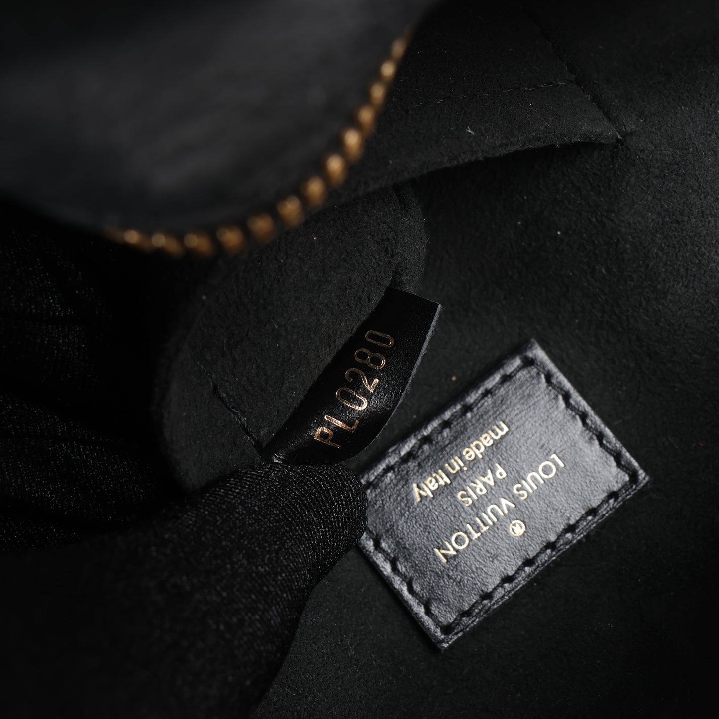 Louis Vuitton Boite Chapeau Souple Vernis Leder Umhängetasche in Schwarz M53999