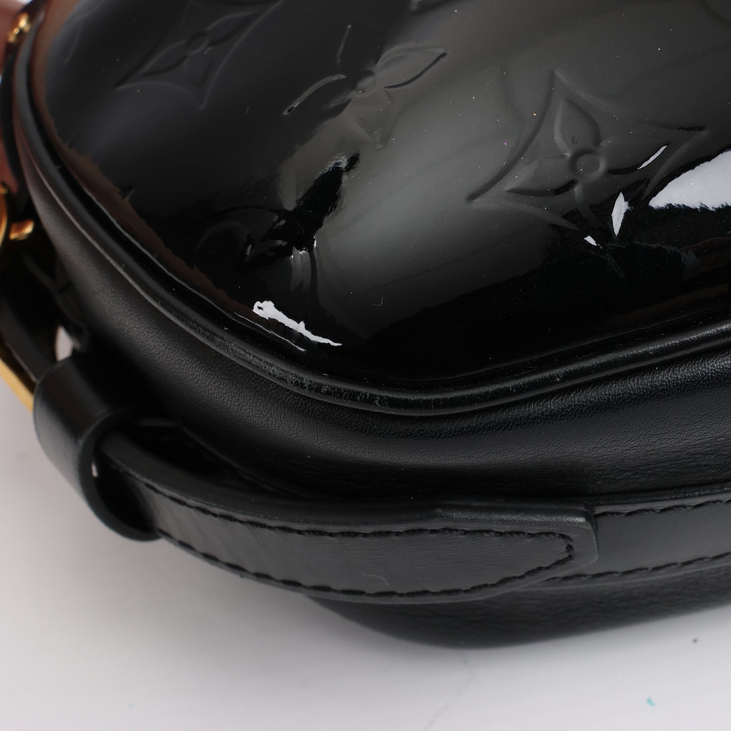 Louis Vuitton Boite Chapeau Souple Vernis Leder Umhängetasche in Schwarz M53999