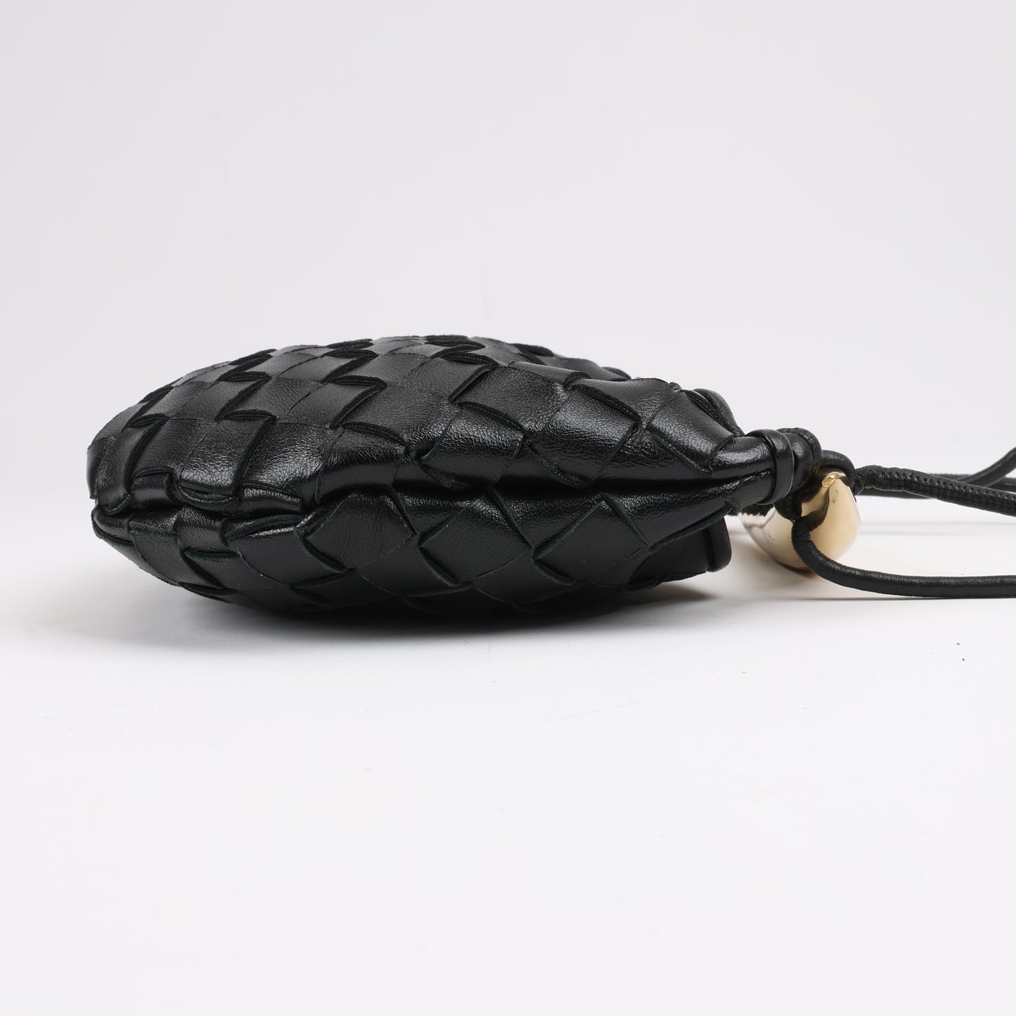 Bottega Veneta Intrecciato Sardines Leder Umhängetasche in Schwarz