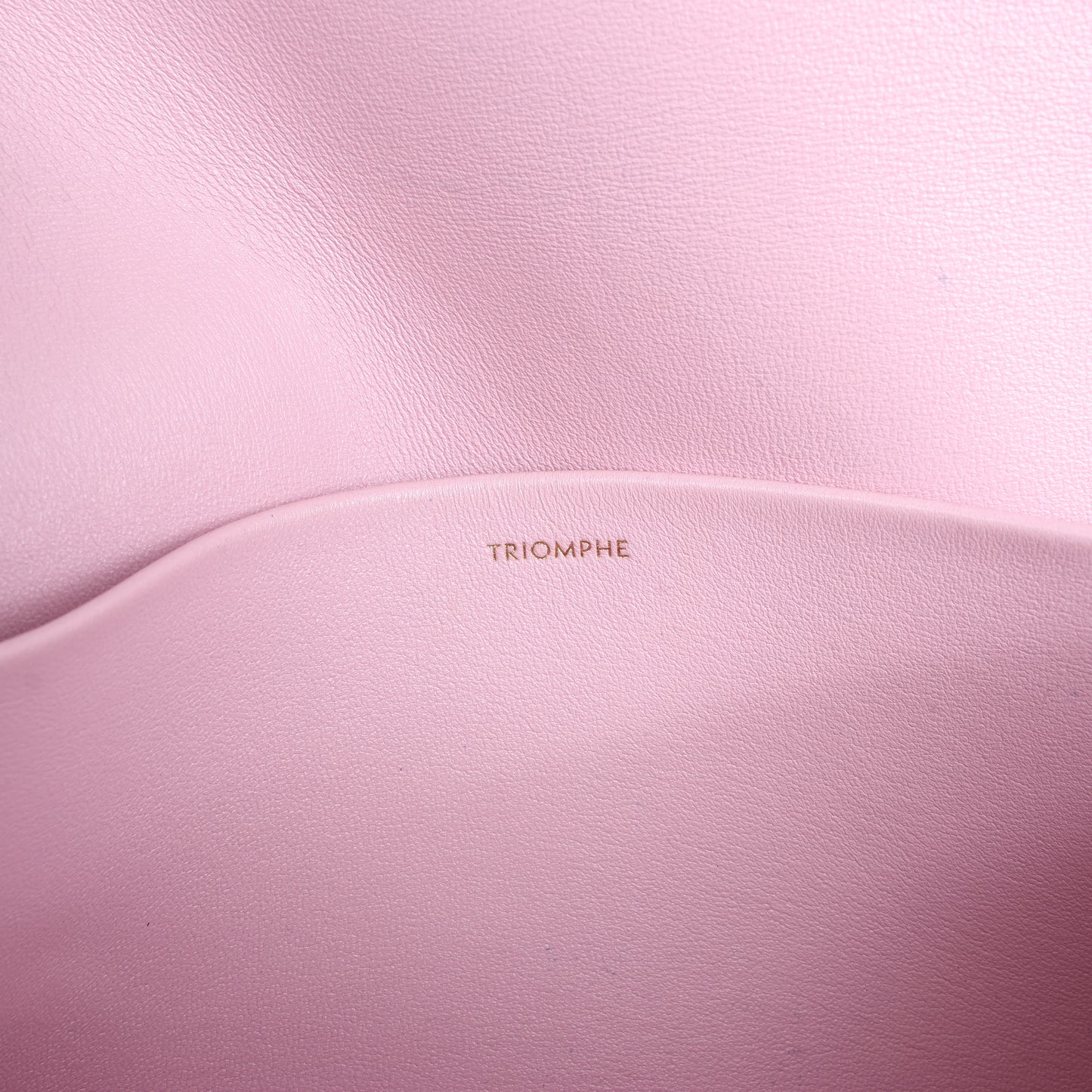 Celine Triomphe, kleine Schultertasche aus glattem Leder in Rosa