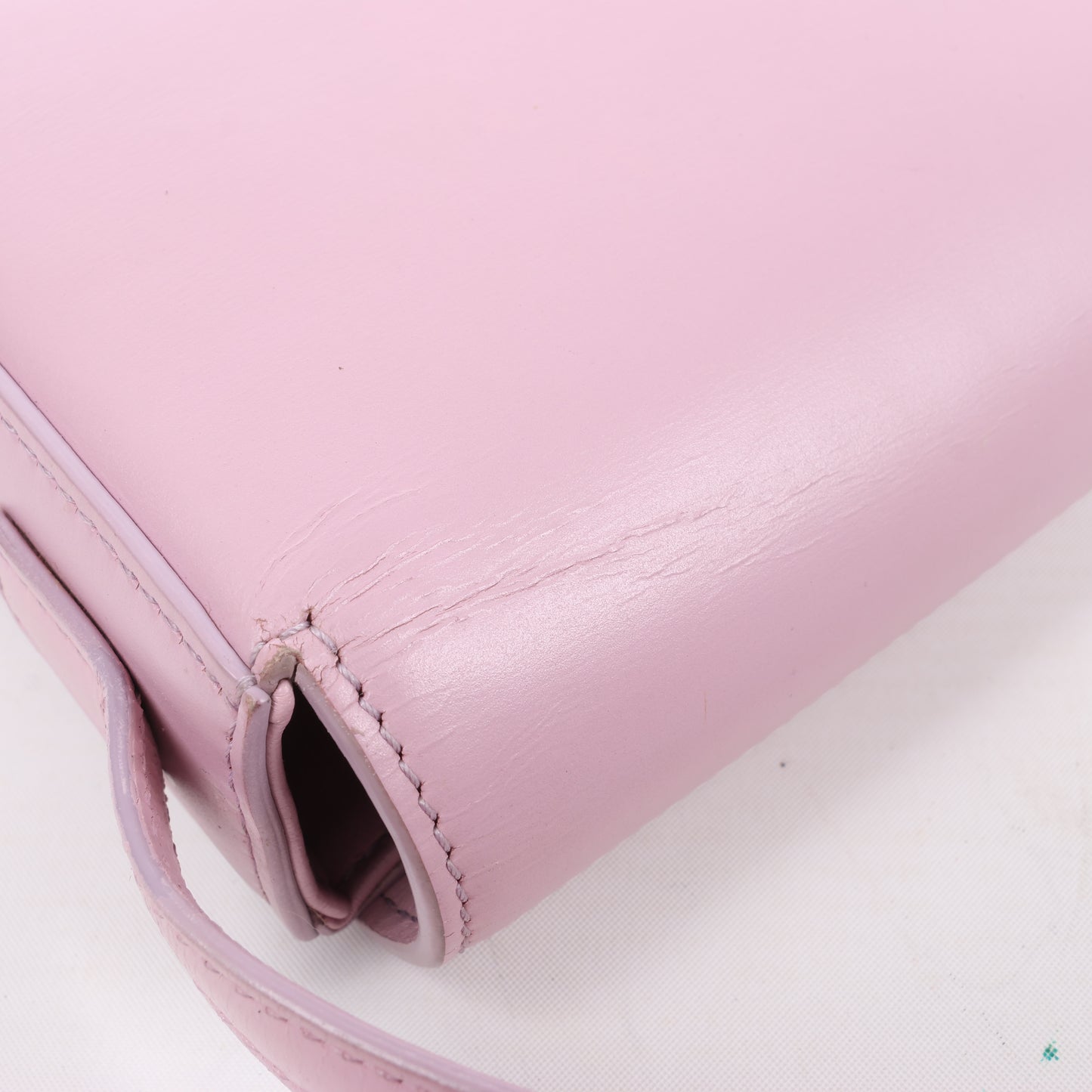 Celine Triomphe, kleine Schultertasche aus glattem Leder in Rosa