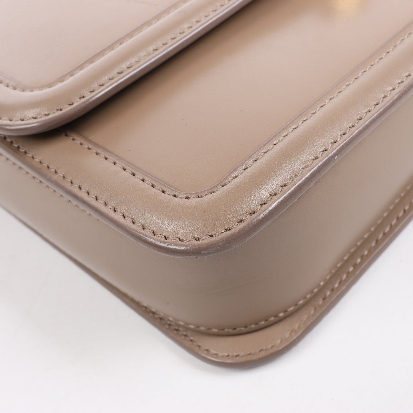Sac à bandoulière en cuir Solferino de Saint Laurent Paris en beige