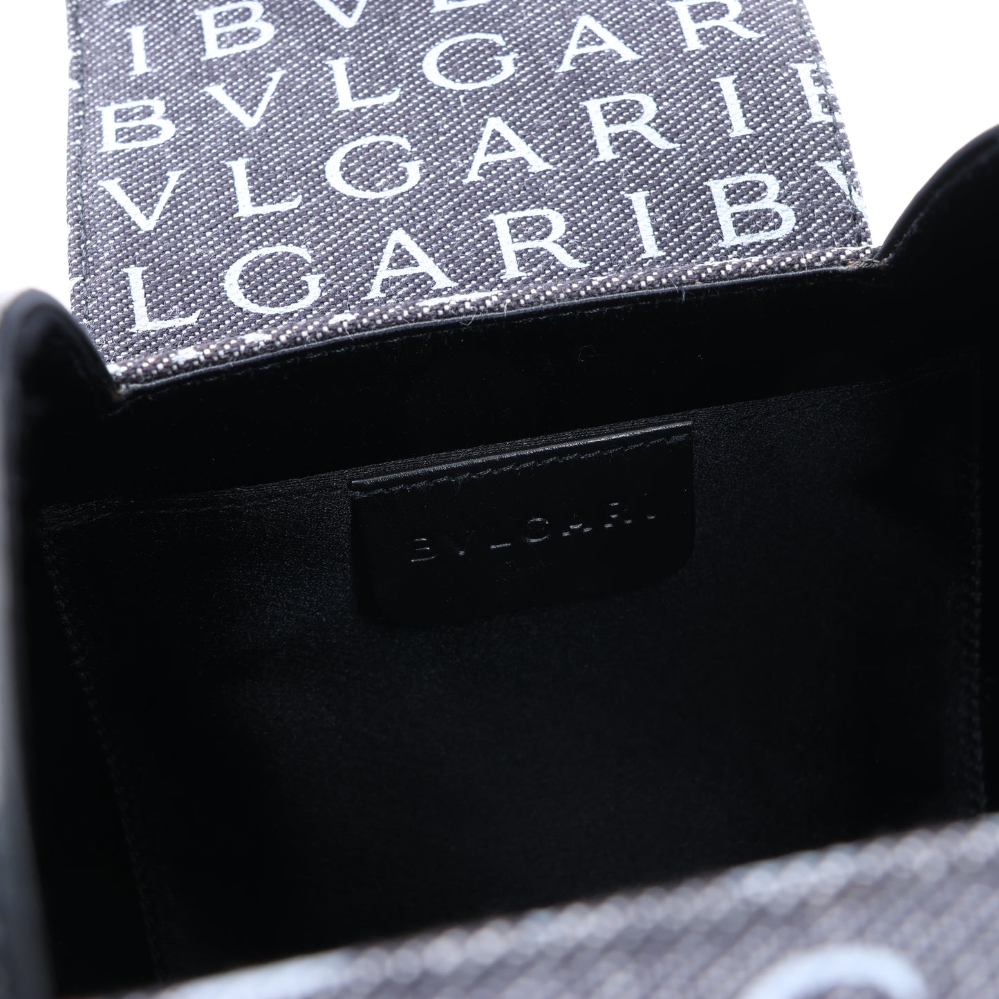 BVLGARI B.Zero 1 Denim- und Lederhandtasche in Schwarz x Marineblau