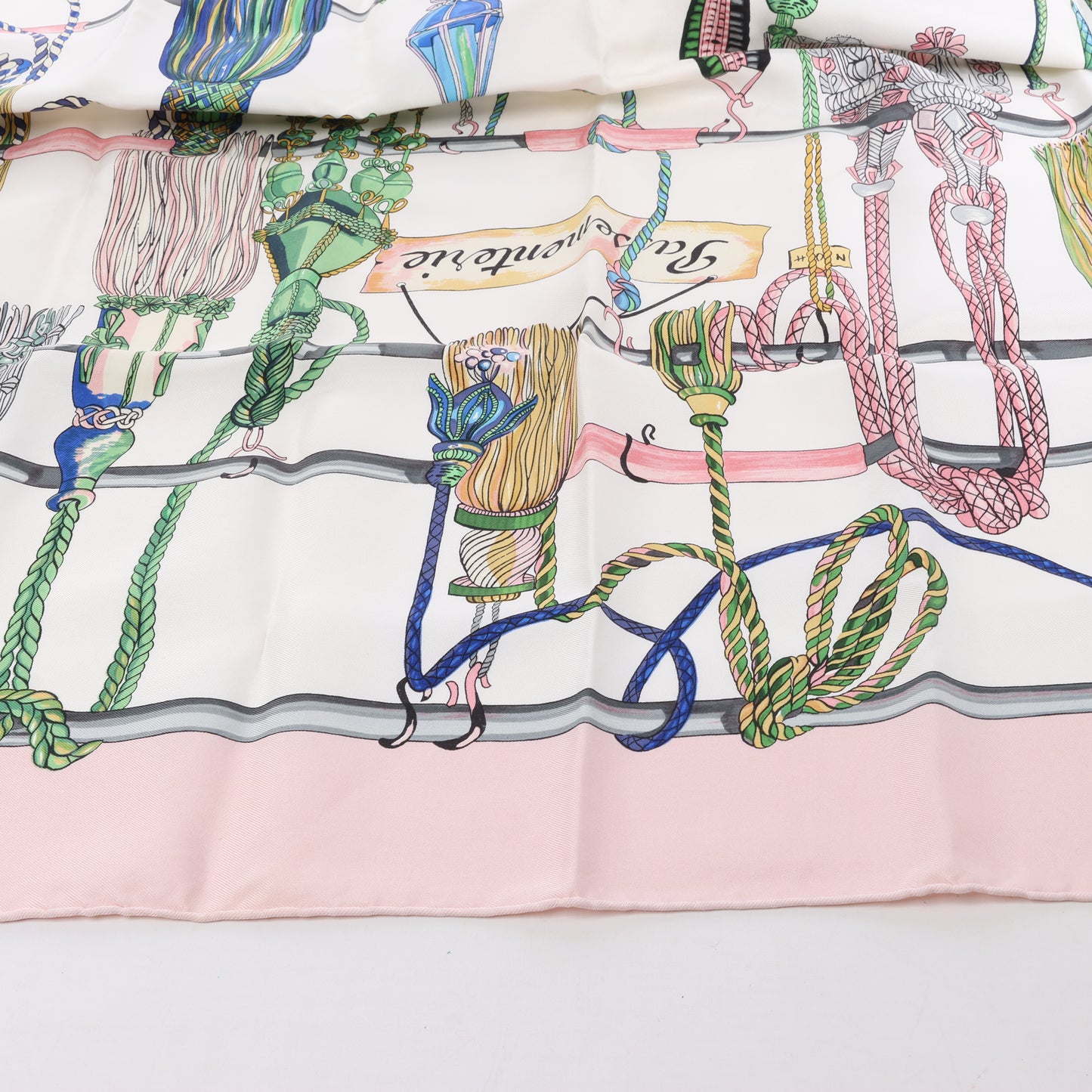Hermes Carré 90 "PASEMENTERIE" 100% Soie Foulard
