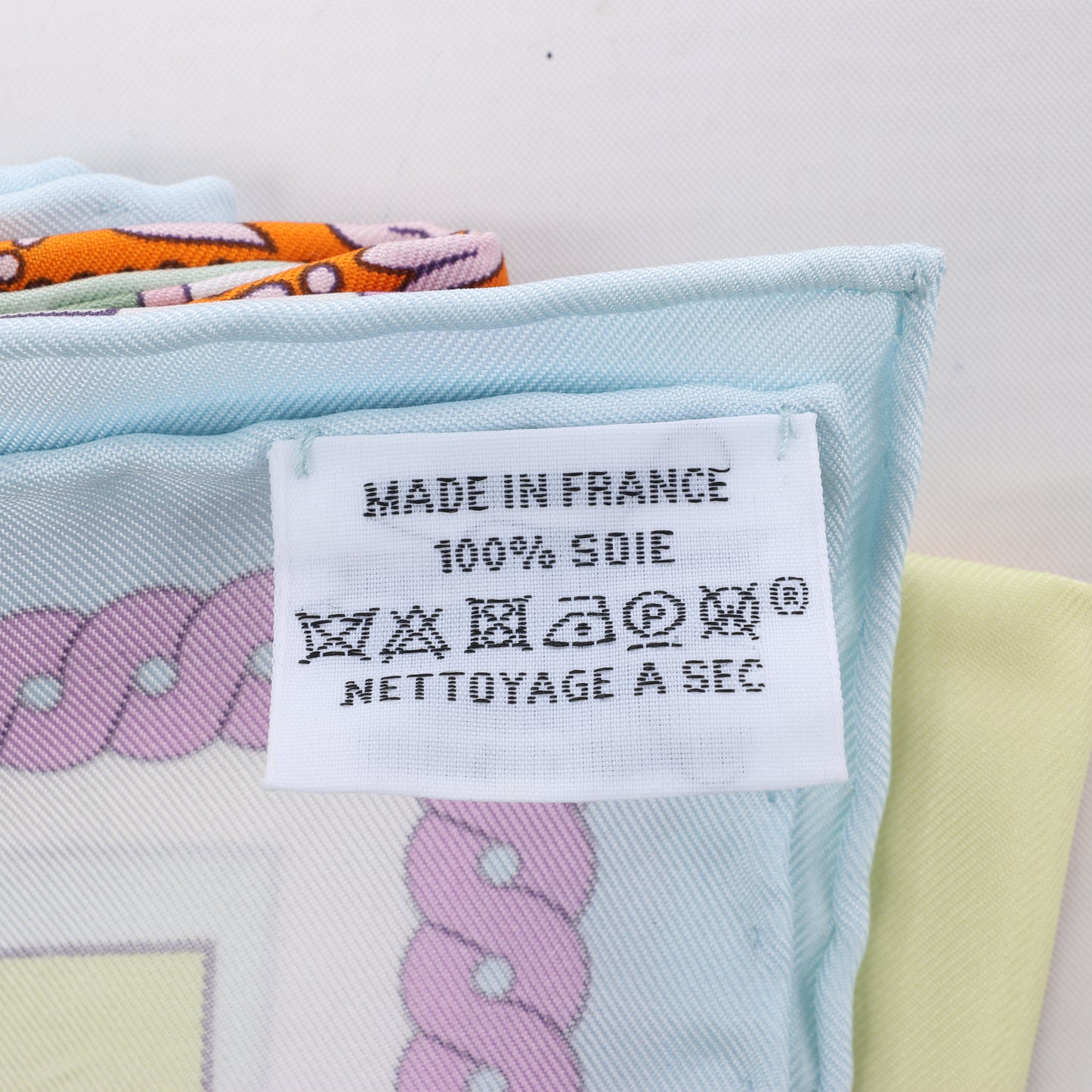 Hermes Carré 90 „VOILES DE LUMIERE“ Schal aus 100 % Seide