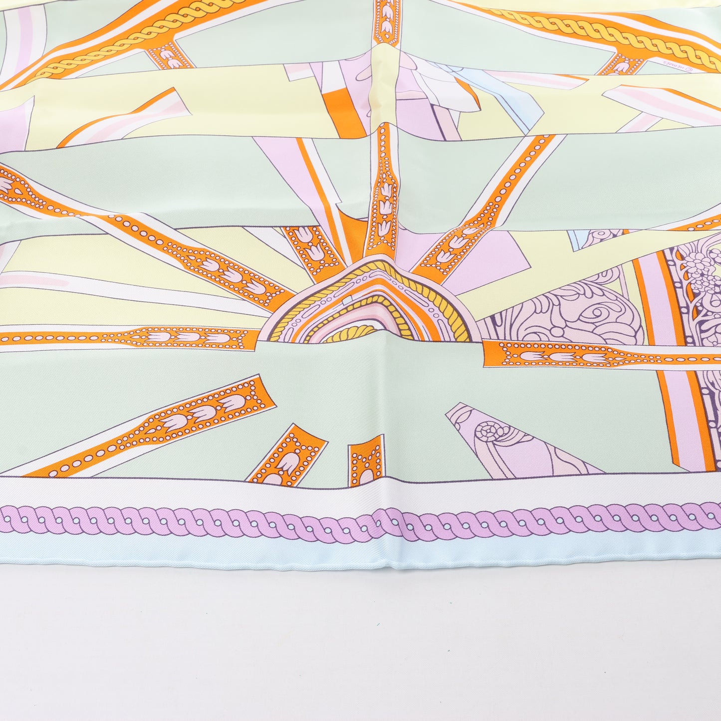 Hermes Carré 90 „VOILES DE LUMIERE“ Schal aus 100 % Seide