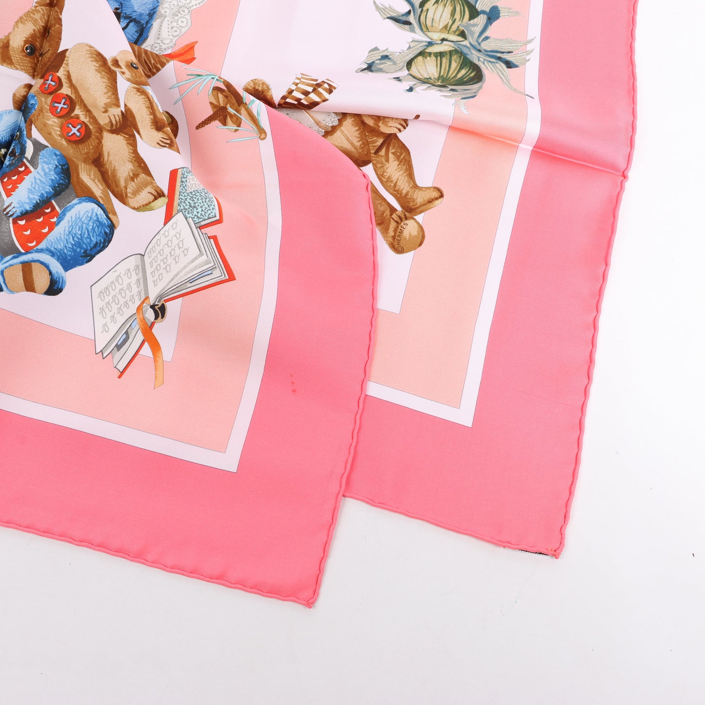 Hermes Carré 90 „CONFIDENTS DESCOEURS“ Seidentaschentuch in Rosa