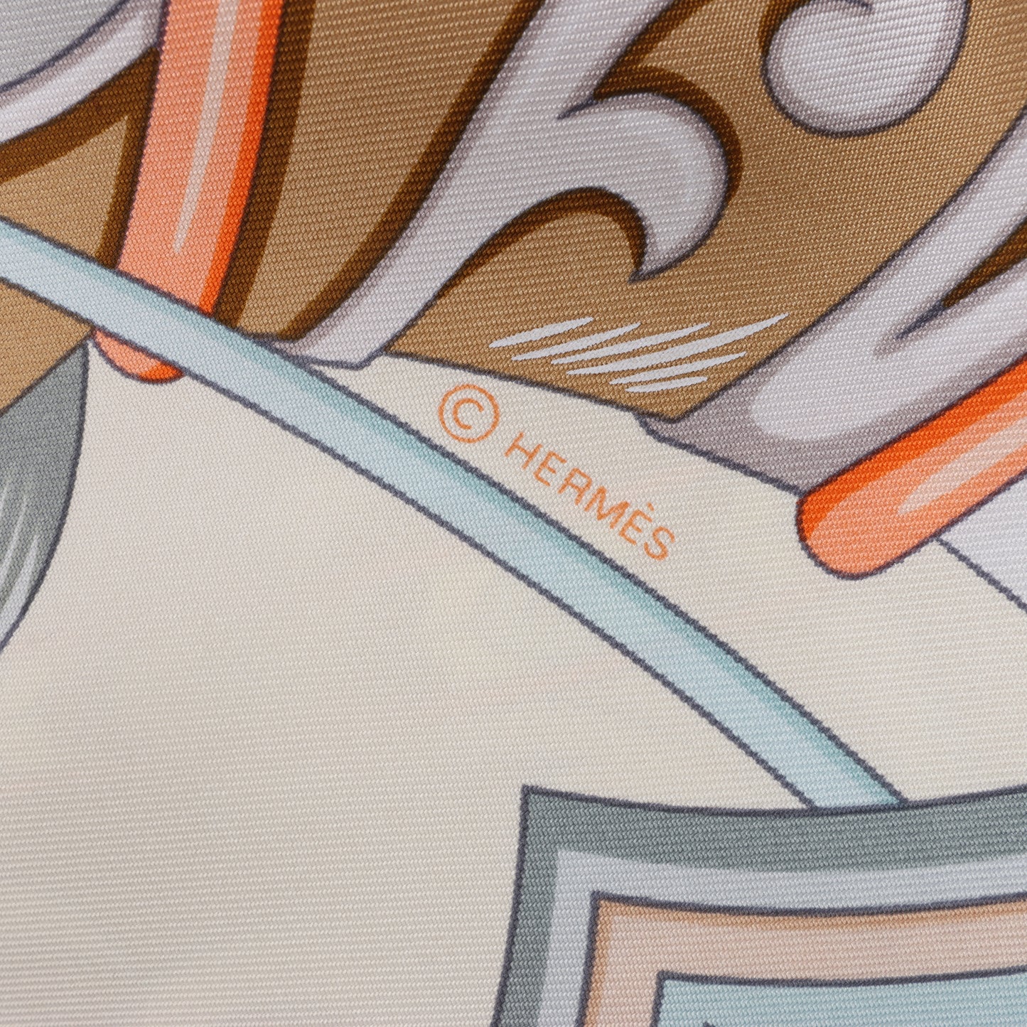 Hermes Carré 90 „HARNAIS DE COEUR“ Seidentaschentuch in Mehrfarbig