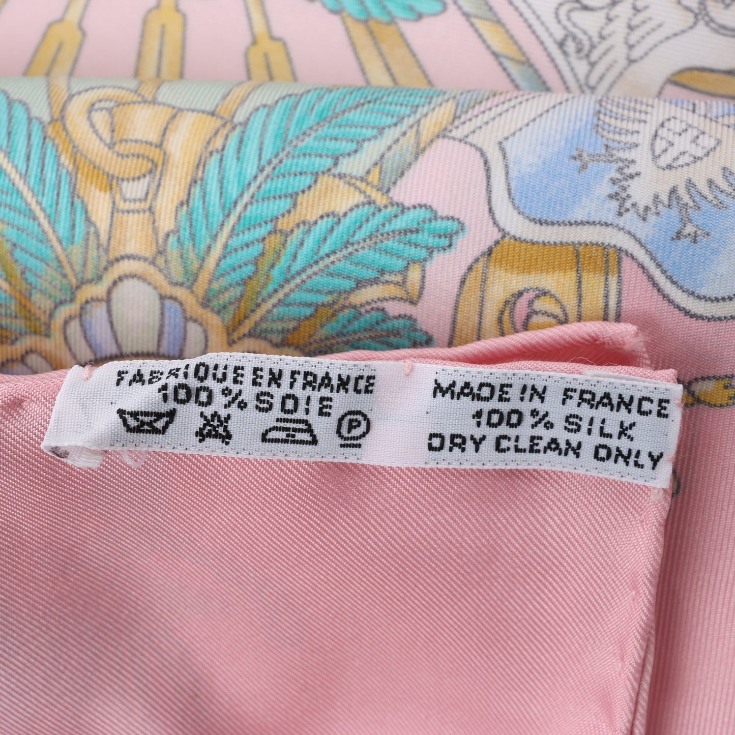 Hermes Carré 90 „VOILES DE LUMIERE“ Seidentaschentuch in Rosa
