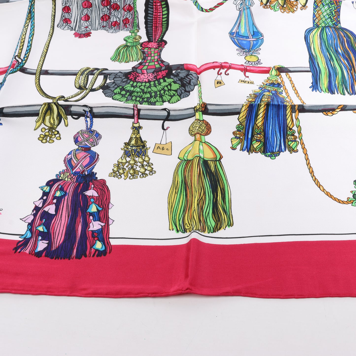 Hermes Carré 90 „PASEMENTERIE“ Seidentaschentuch in Rot