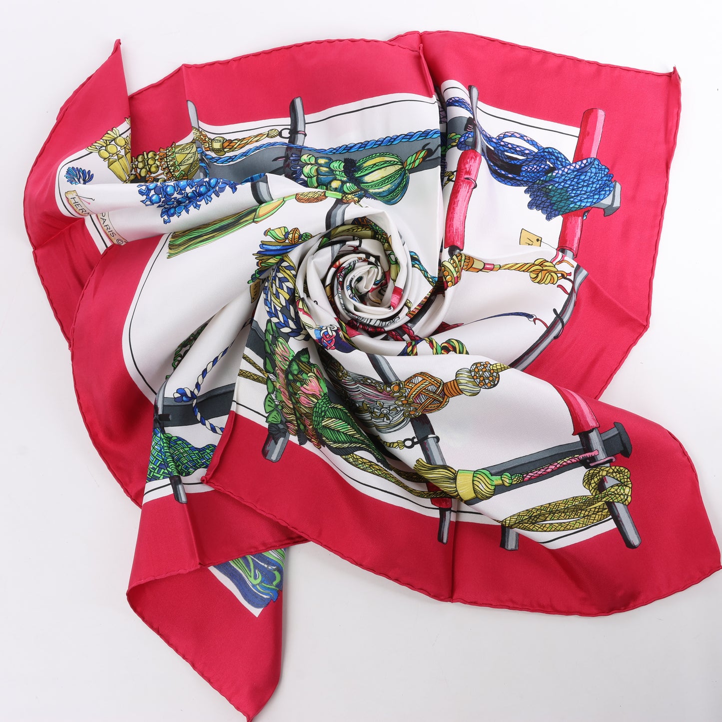 Hermes Carré 90 „PASEMENTERIE“ Seidentaschentuch in Rot