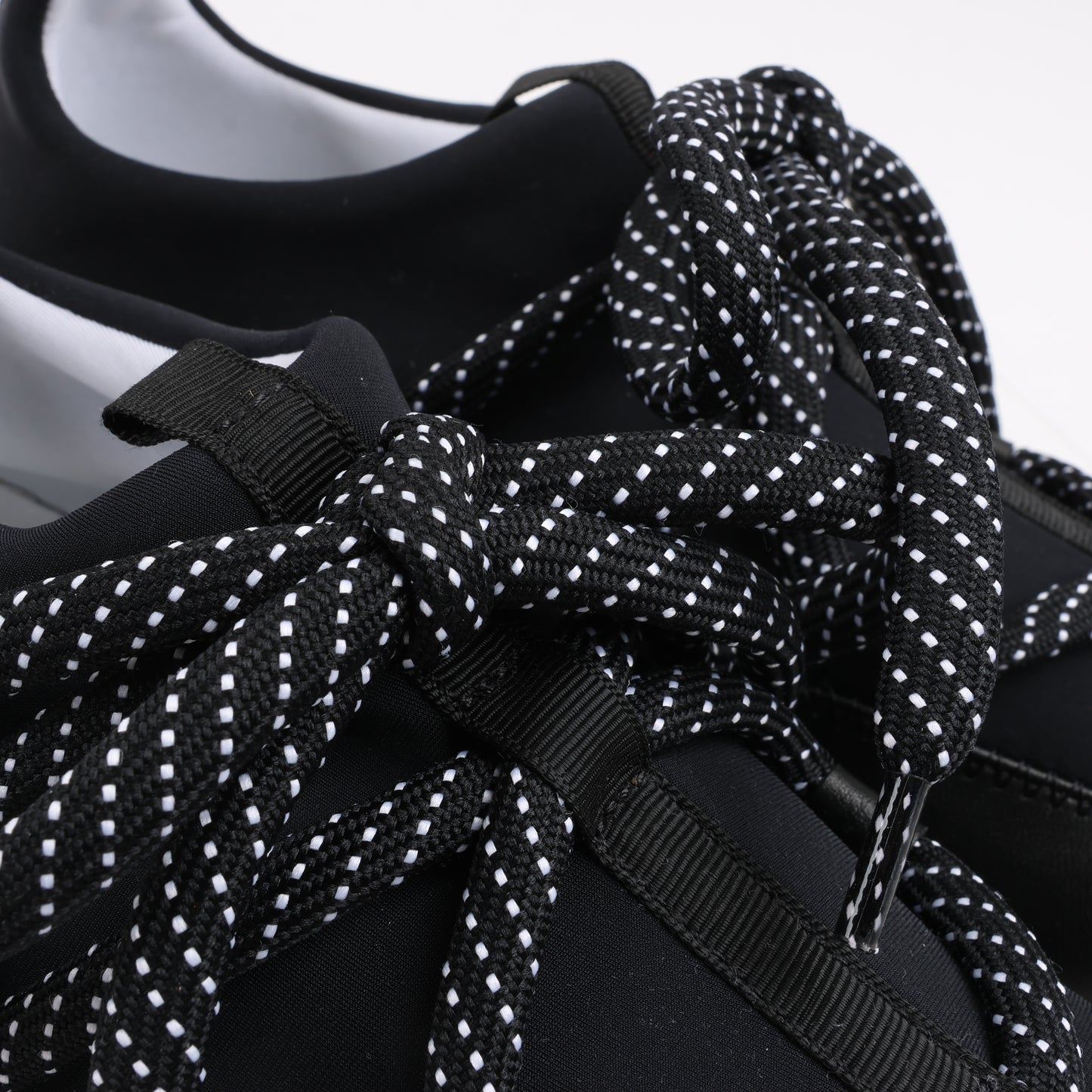 Pierre Hardy Leder x Stoff Sneakers in Schwarz x Marineblau, Größe 37 EU