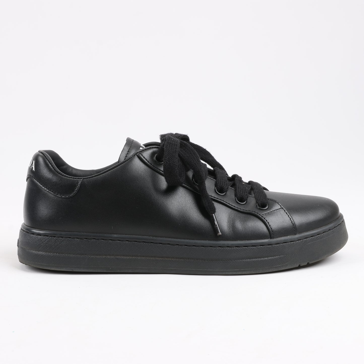 PRADA Logo-Leder-Sneaker in Schwarz × Weiß 1E282N, Größe 37,5 EU