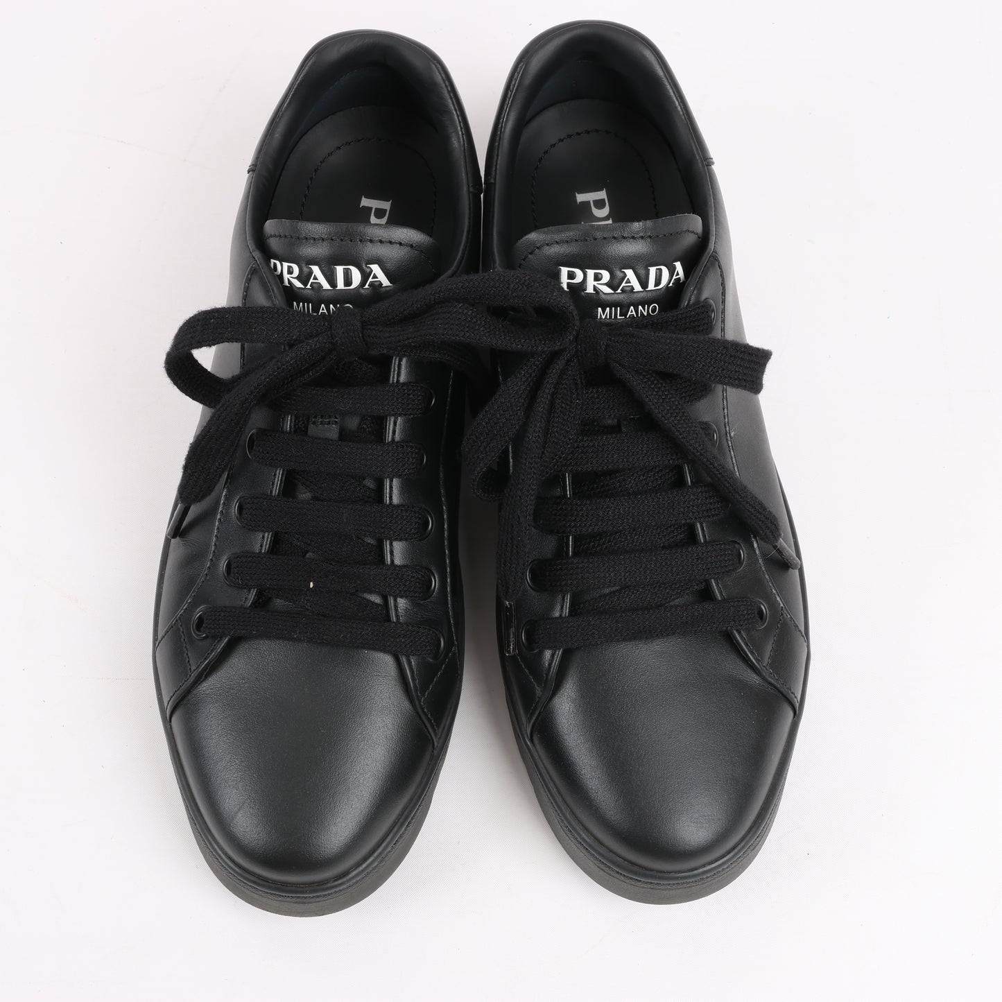 PRADA Logo-Leder-Sneaker in Schwarz × Weiß 1E282N, Größe 37,5 EU