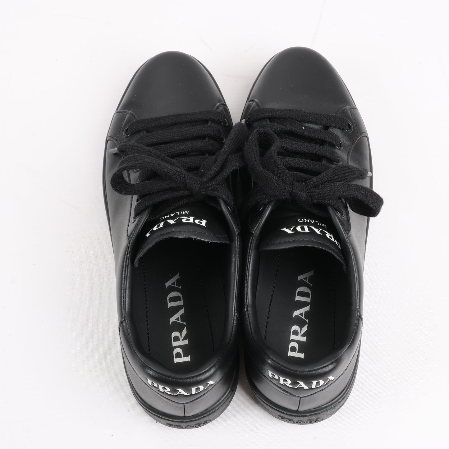 PRADA Logo-Leder-Sneaker in Schwarz × Weiß 1E282N, Größe 37,5 EU