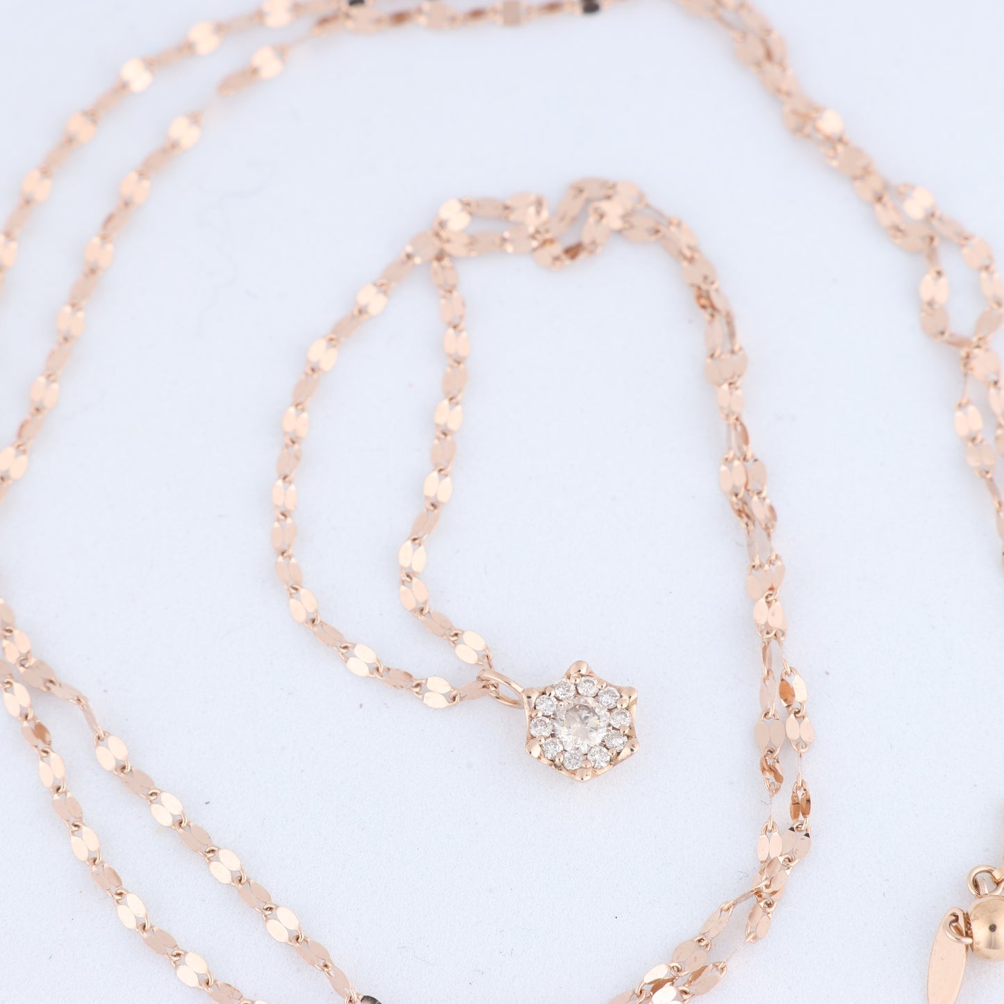 Gold (18k) chain and pendant set with 11 natural diamonds