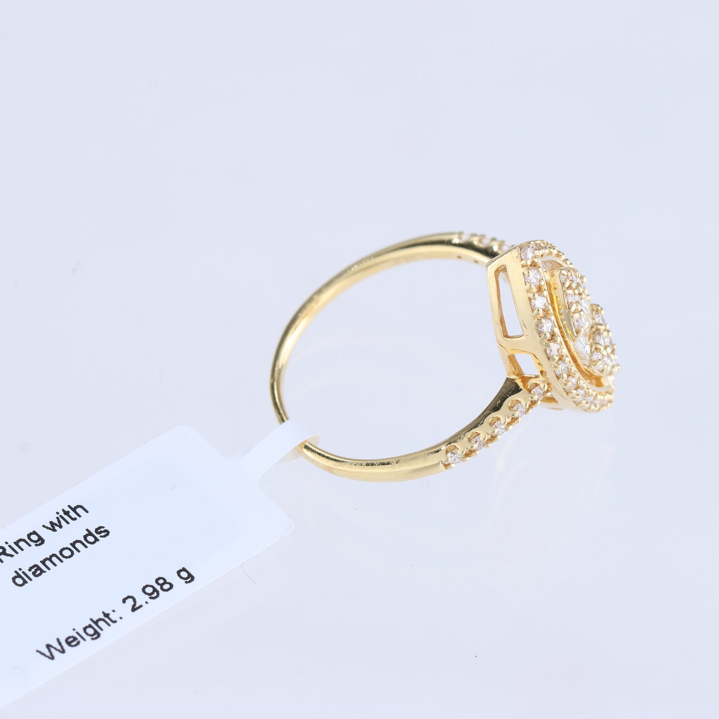 Non Signe / Unsigned 18k Yellow GOLD RING with diamonds
