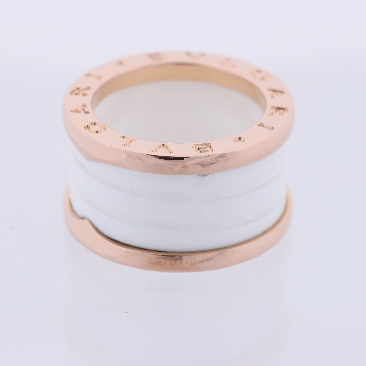Bvlgari B.Zero1 Ring aus 750er Roségold und weißer Keramik (9,4 g, Größe 49)