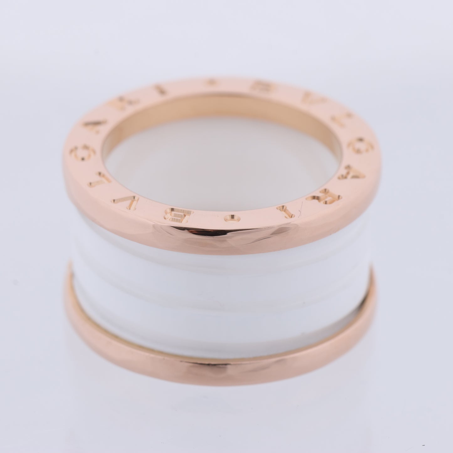 Bvlgari B.Zero1 Ring aus 750er Roségold und weißer Keramik (9,4 g, Größe 49)