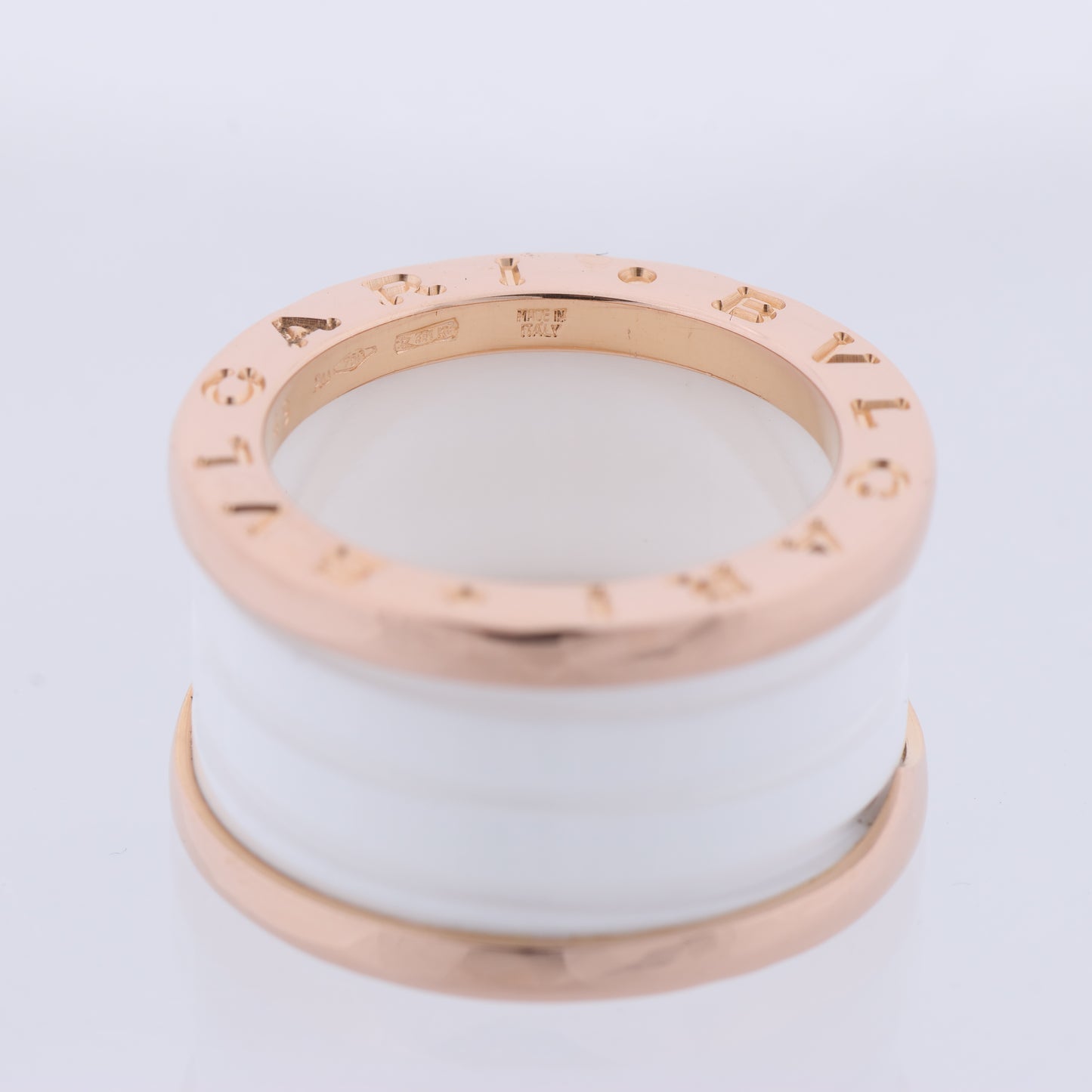 Bvlgari B.Zero1 Ring aus 750er Roségold und weißer Keramik (9,4 g, Größe 49)