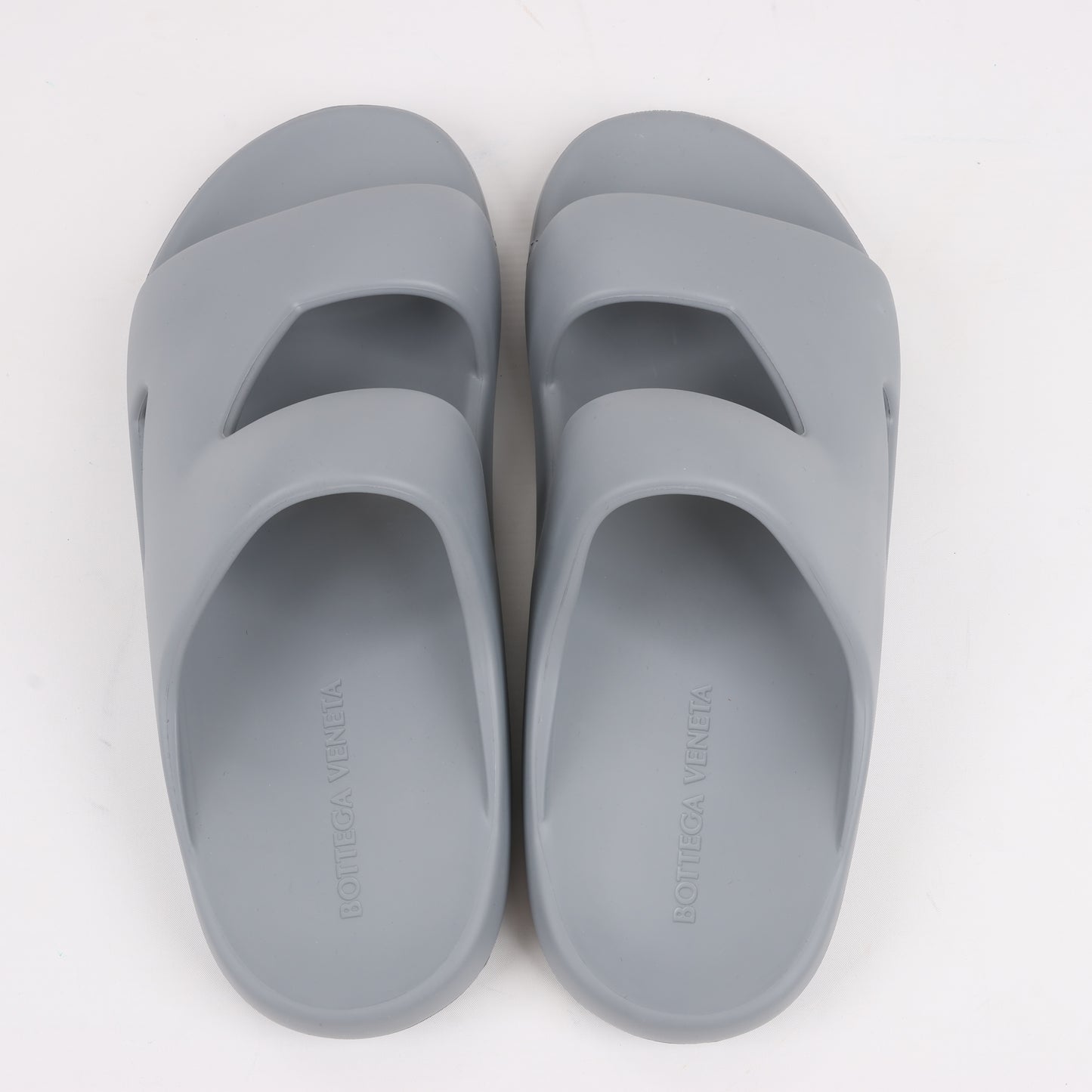 Bottega Veneta Rubber Band Sandals in Grey, Size 43 EU