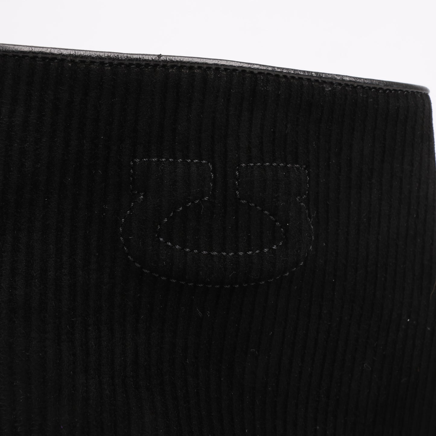 Ferragamo Gancini Stiefeletten aus Leder und Wildleder in Schwarz, Größe 4,5 US