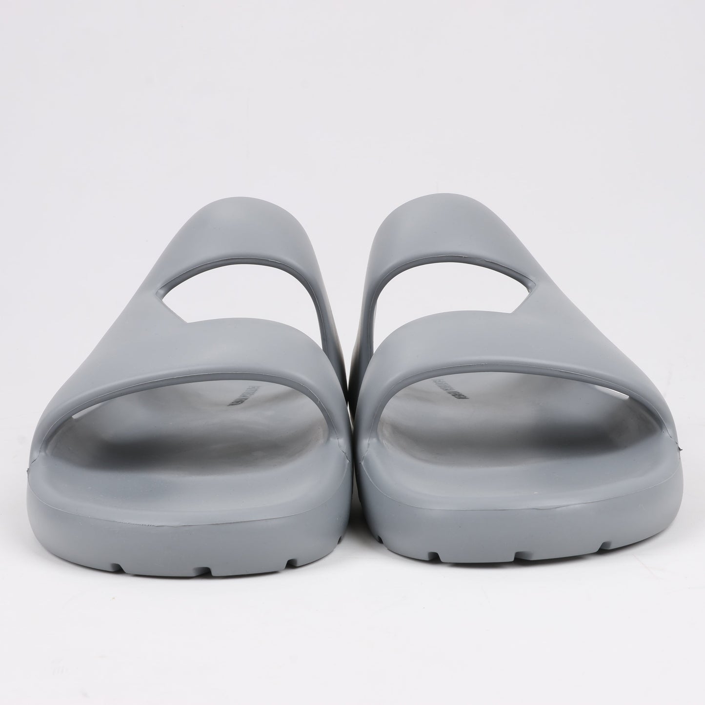 Bottega Veneta Gummiband-Sandalen in Grau, Größe 43 EU