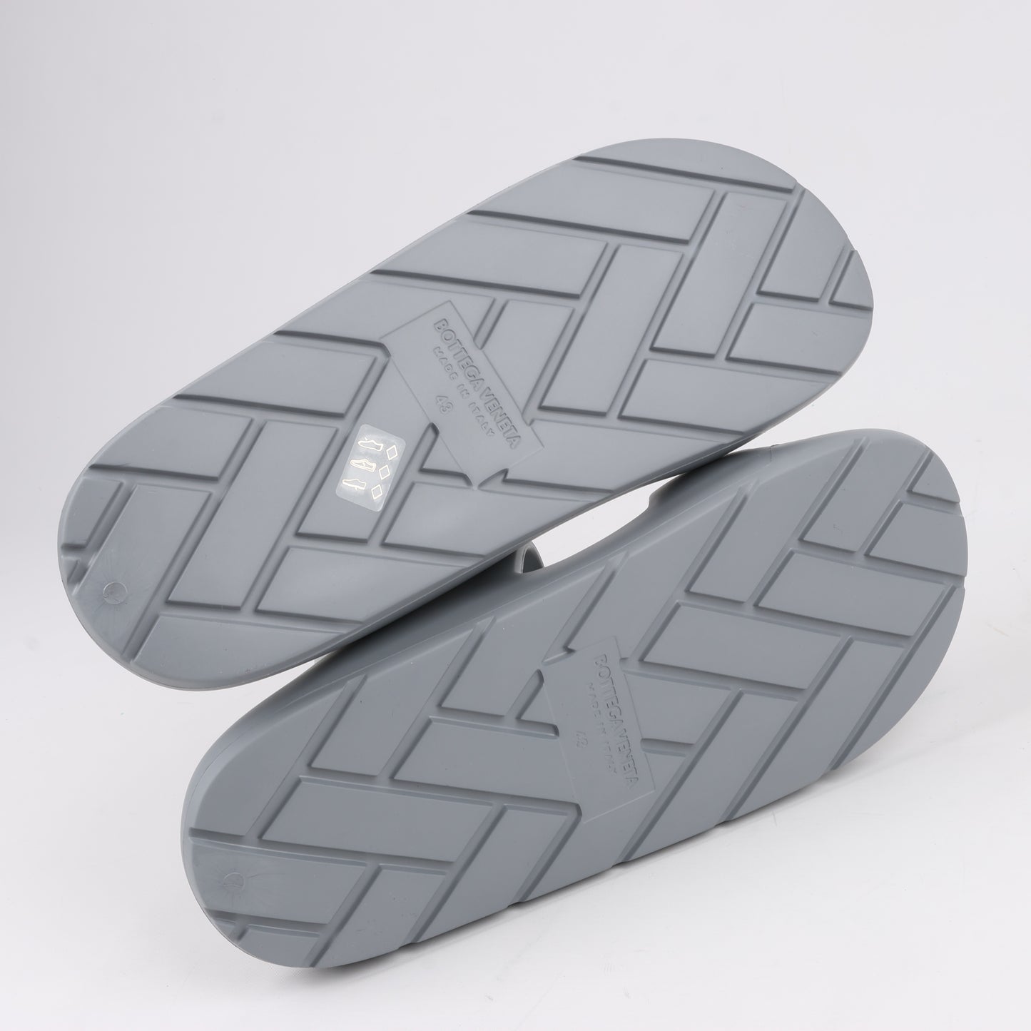 Bottega Veneta Rubber Band Sandals in Grey, Size 43 EU