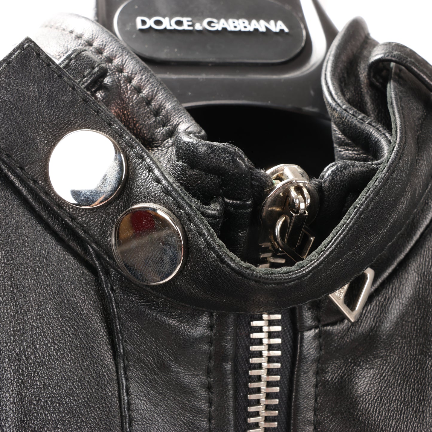 Dolce & Gabbana – Bikerjacke aus schwarzem Leder und Leopardenmuster, Größe 38