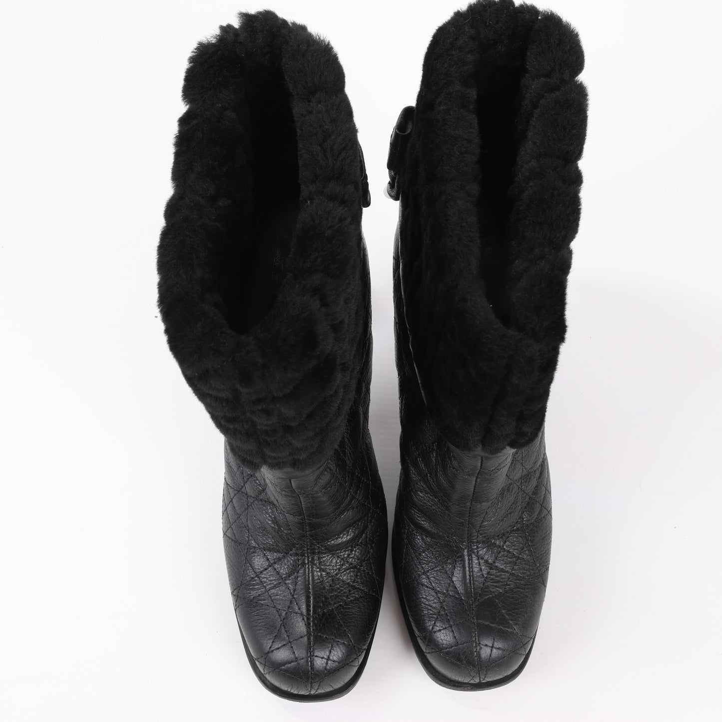 Dior – Cannage-Stiefel aus schwarzem Leder mit Stulpen aus Eispelz, Größe 40 EU