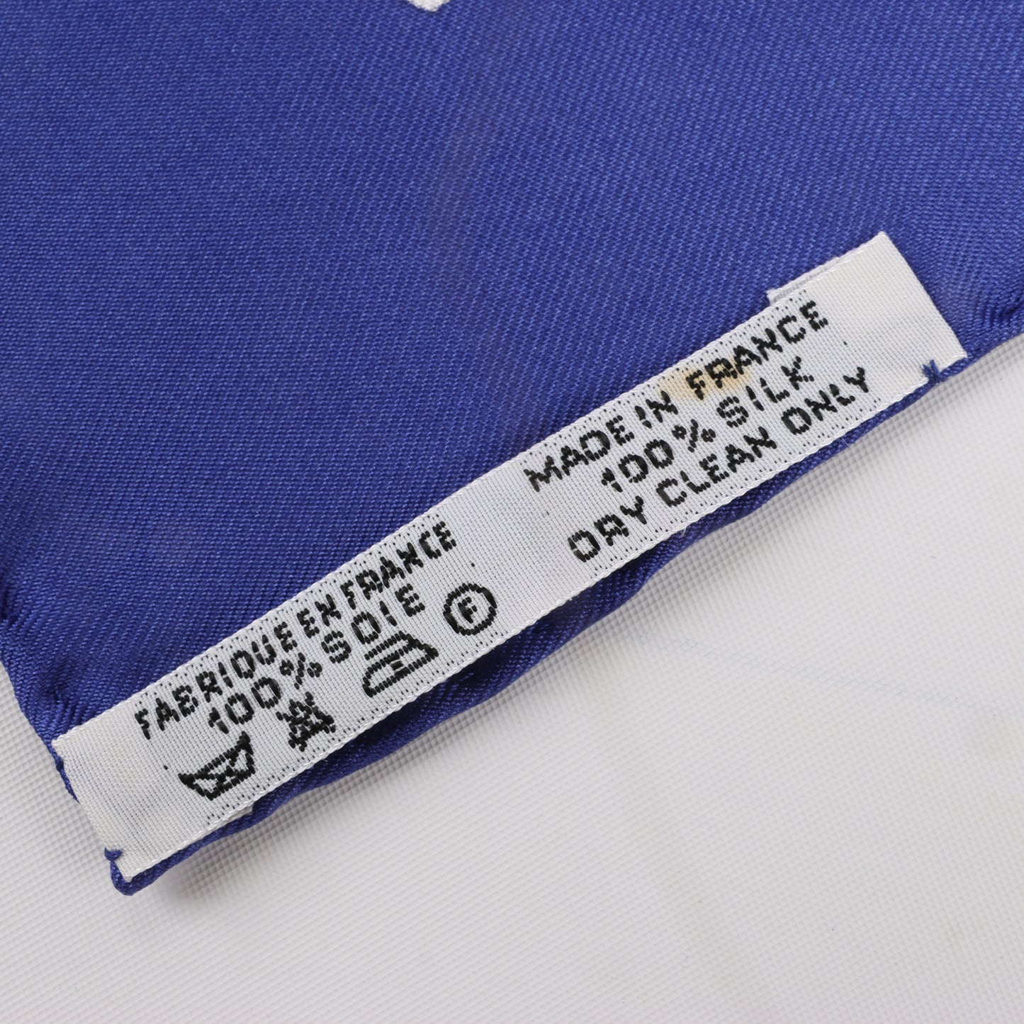 Hermès Carré 90 "LES BECANES" 100% Silk Scarf