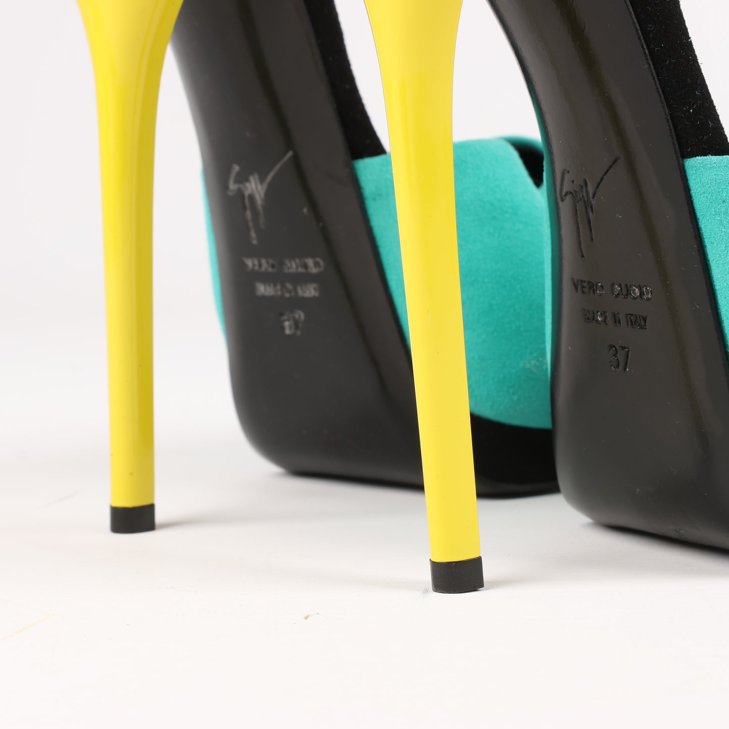 GIUSEPPE ZANNOTTI D'Orsay-Pumps aus Wildleder mit Farbblockmuster