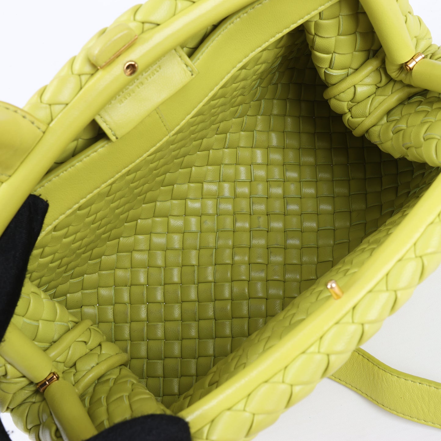 Bottega Veneta – Kleine 2-Wege-Handtasche aus Intrecciato-Leder in Gelbgrün
