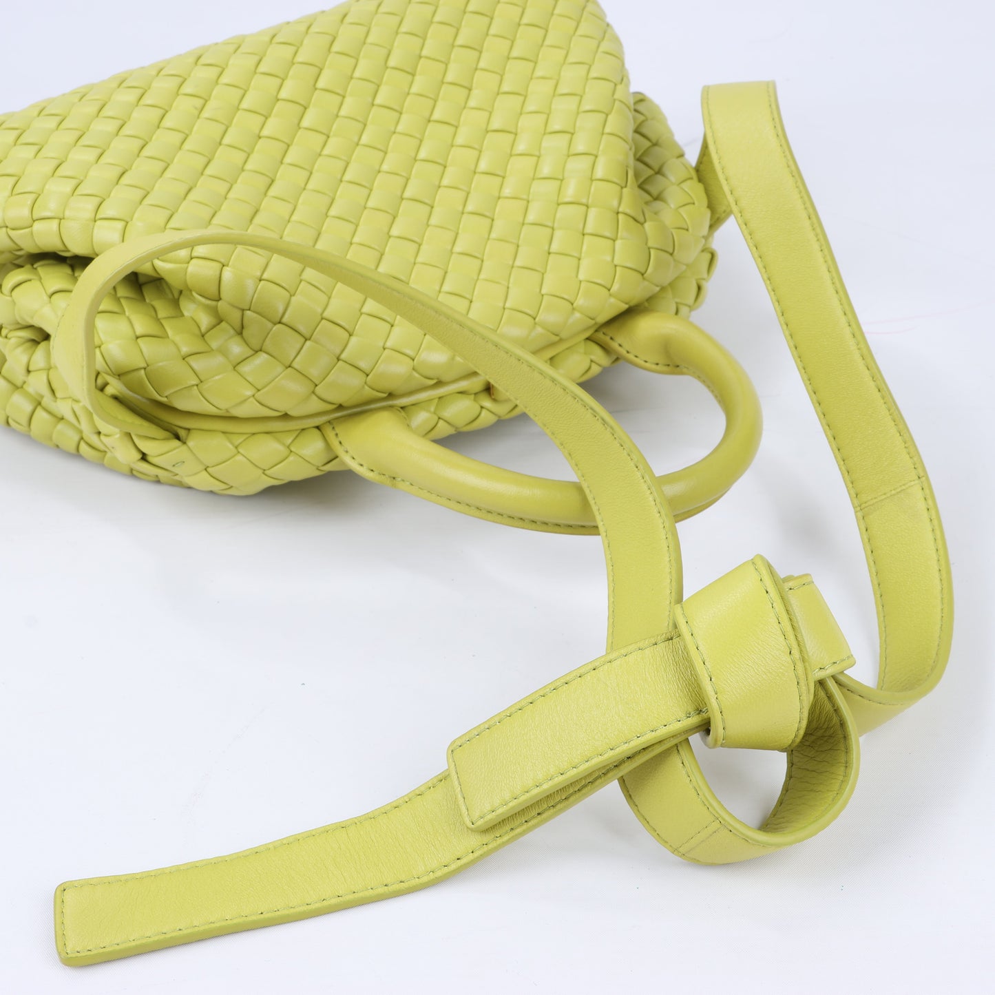 Bottega Veneta – Kleine 2-Wege-Handtasche aus Intrecciato-Leder in Gelbgrün