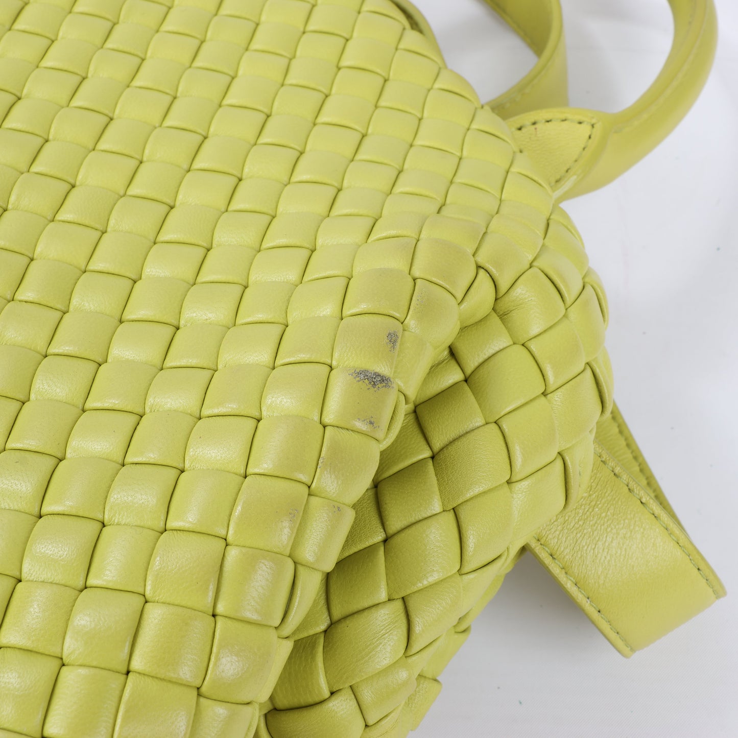 Bottega Veneta – Kleine 2-Wege-Handtasche aus Intrecciato-Leder in Gelbgrün
