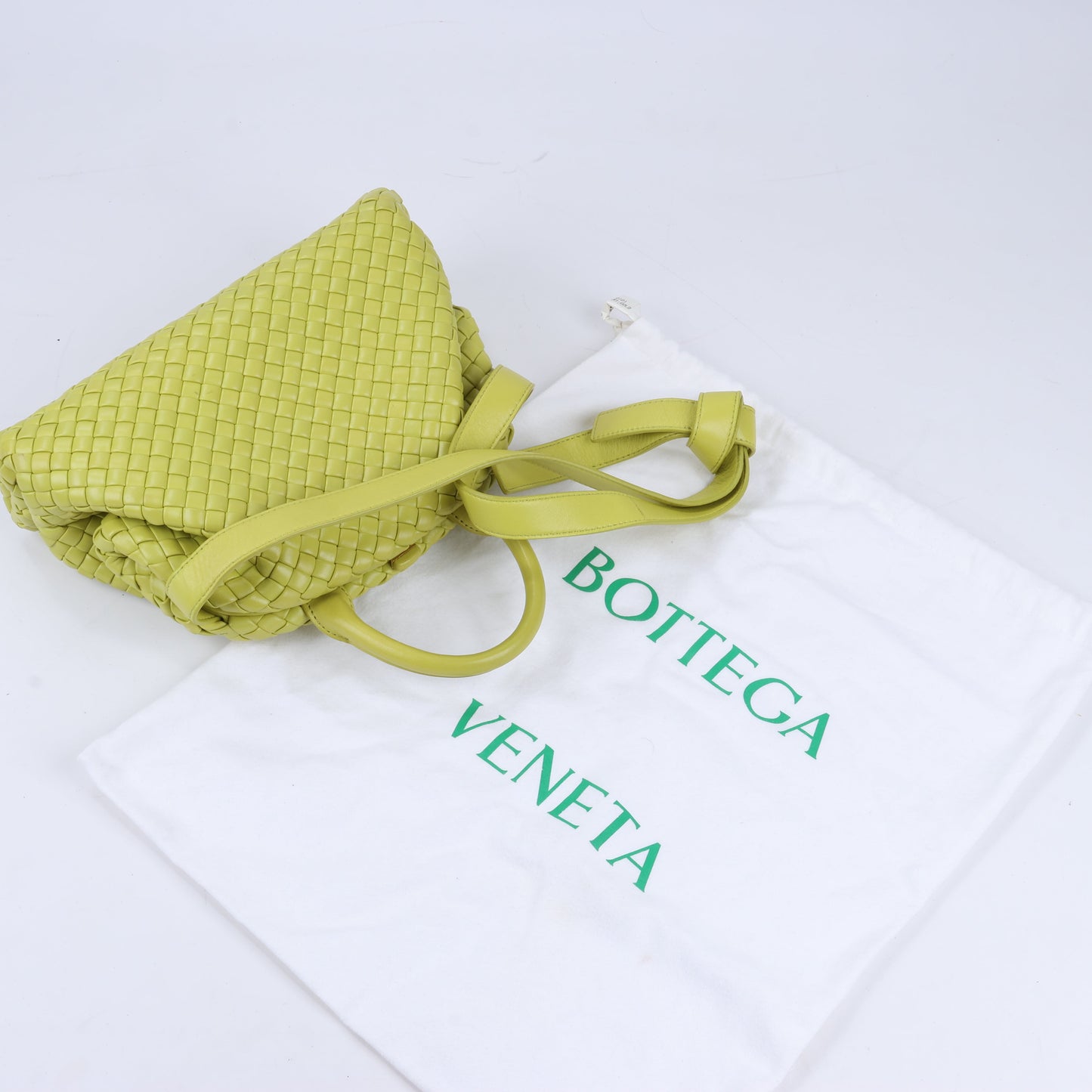Bottega Veneta – Kleine 2-Wege-Handtasche aus Intrecciato-Leder in Gelbgrün
