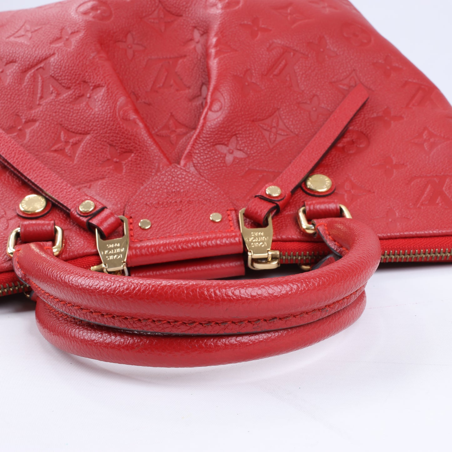 Louis Vuitton Monogram Empreinte Mazarine PM Handtasche in Kirsche M50638
