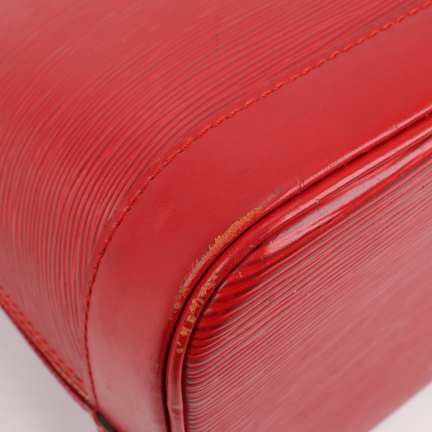 Louis Vuitton Epi Leather Alma PM Handbag in Red M52147